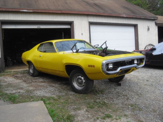 1971 Satellite Road Runner GTX 1971 Plymouth Road Runner