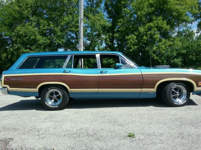1971 Ford Torino Station Wagon - photo 2