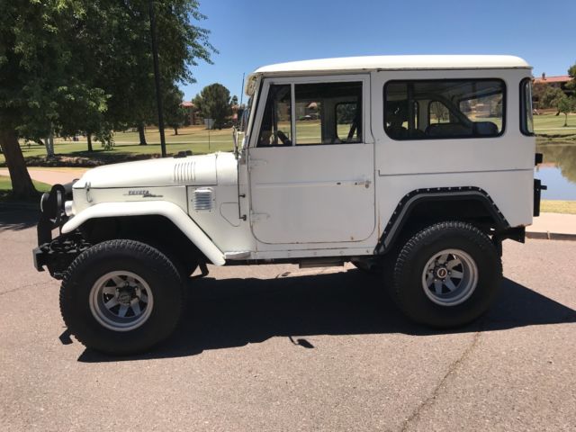 1971 Toyota Land Cruiser FJ40 - Chevy 350 - 3 Tops - A Blast To Drive! - photo 3