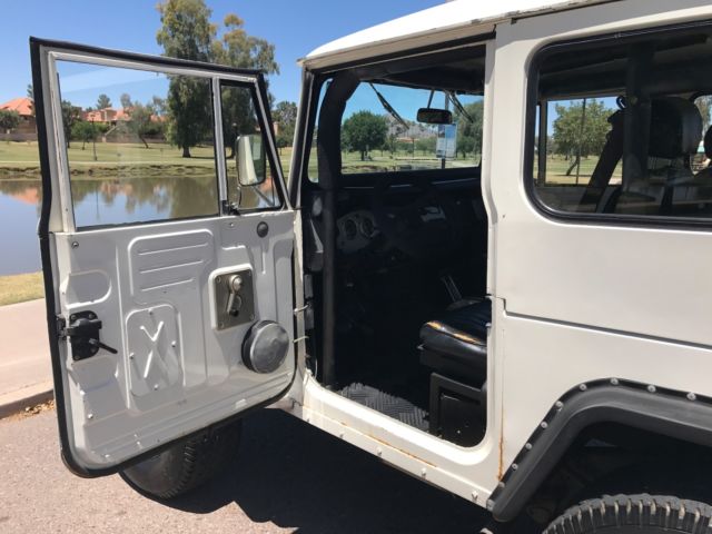 1971 Toyota Land Cruiser FJ40 - Chevy 350 - 3 Tops - A Blast To Drive! - photo 9