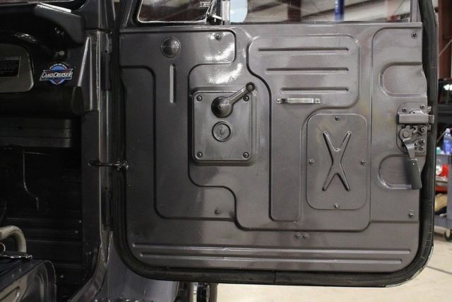 1971 Toyota Land Cruiser FJ-40 - photo 12