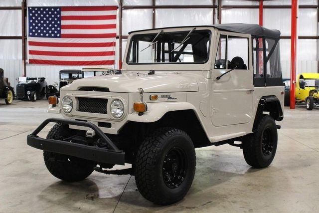 1971 Toyota Land Cruiser FJ-40 4070 Miles Dune Beige SUV 350 V8 Automatic 1971 Toyota Land Cruiser FJ-40