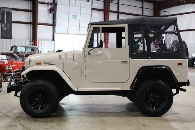 1971 Toyota Land Cruiser FJ-40 - photo 2