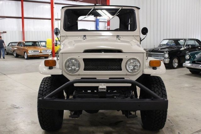 1971 Toyota Land Cruiser FJ-40 - photo 8
