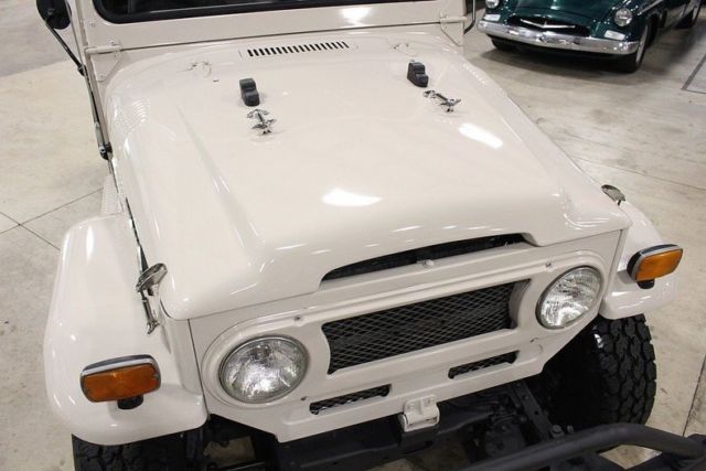 1971 Toyota Land Cruiser FJ-40 - photo 9