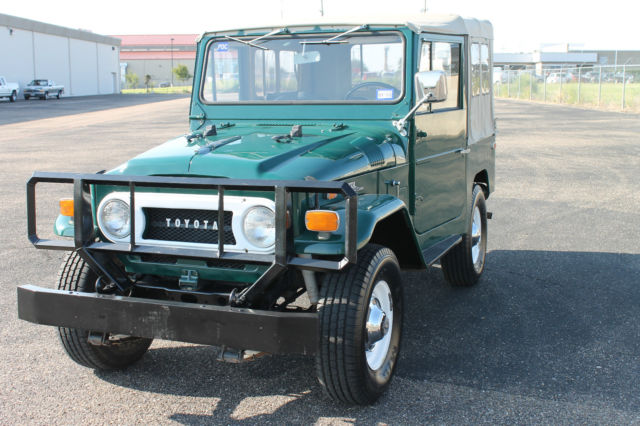 1971 Toyota Land Cruiser FJ40 ( 2 tops ) 1971 Toyota Land Cruiser Standard