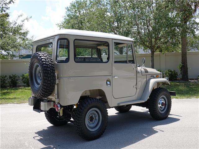 1971 Toyota Land Cruiser -- - photo 3