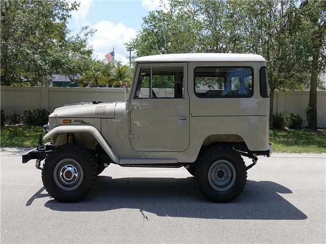 1971 Toyota Land Cruiser -- - photo 6