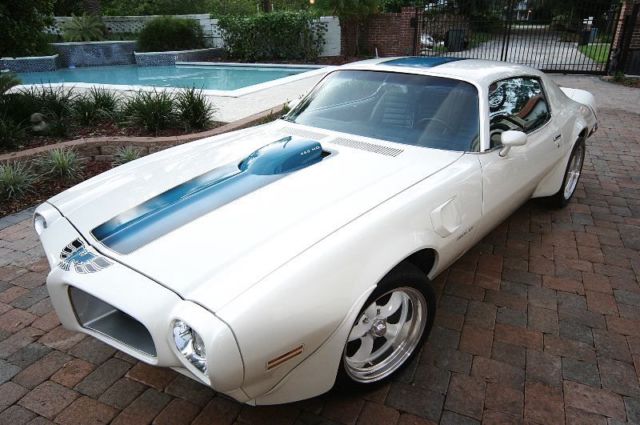 1971 Trans Am 455 H.O. Numbers matching. Automatic.Very Special car 1971 Pontiac Trans Am white / blue interior