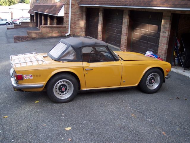 1971 Triumph TR-6 2 Door Convertible with Hardtop 1971 Triumph TR-6