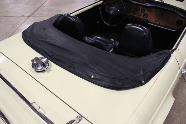 1971 Triumph TR-6 -- - photo 10