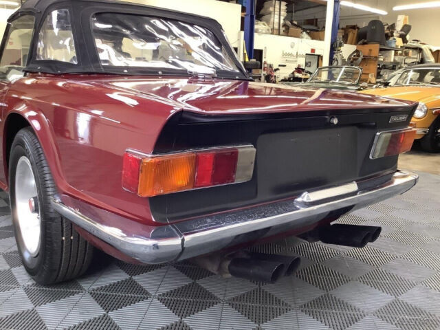 1971 Triumph TR-6 1971 TRIUMPH TR6. CLOTH TOP, TOP BOOT. 4-SPEED, STEEL WHEELS. - photo 11