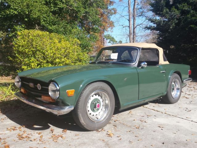 1971 Triumph TR6 Roadster British Racing Green 1971 Triumph TR-6