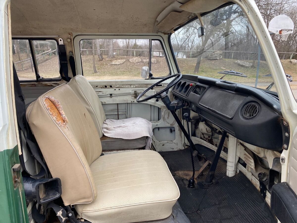 1971 Volkswagen Bus/Vanagon Deluxe - photo 13
