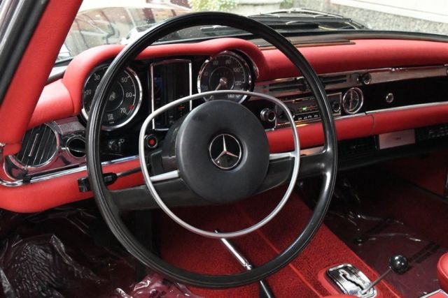 1971 Mercedes-Benz 200-Series - photo 12