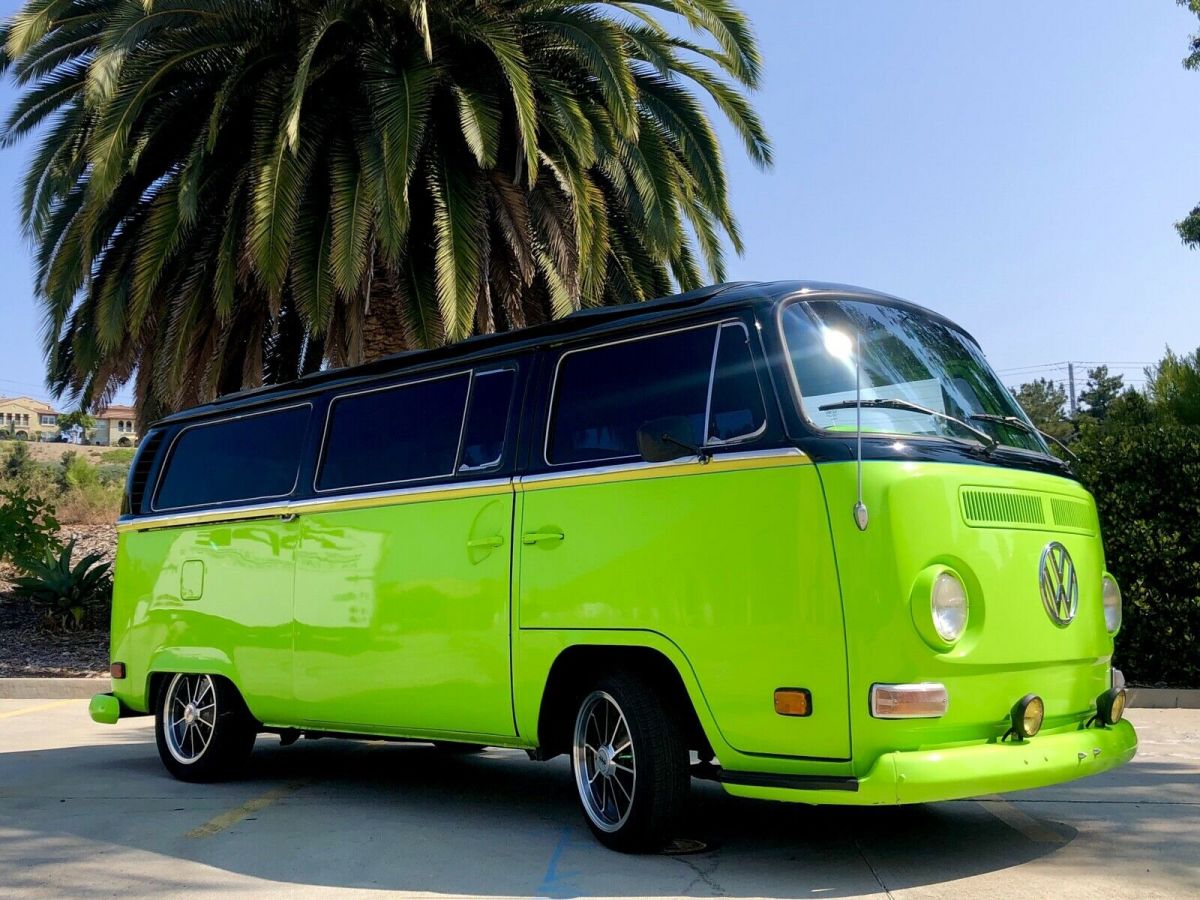 1971 Volkswagen Bus - photo 2