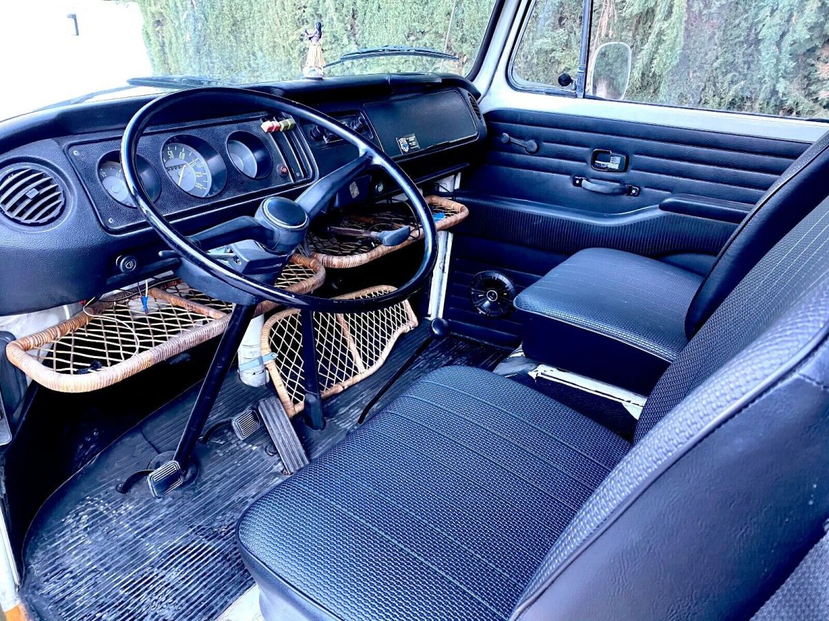 1971 Volkswagen Bus/Vanagon Camper - photo 12