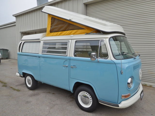 1971 Volkswagen camper bus 1971 Volkswagen Bus/Vanagon blue/white