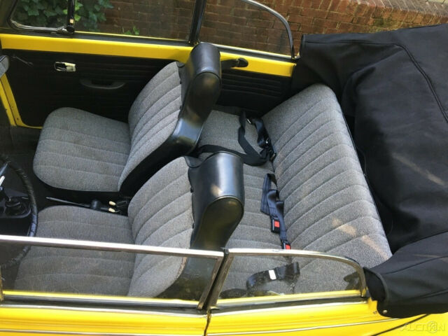 1971 Volkswagen Beetle - Classic Super Beetle Convertible Brand New Top - photo 3