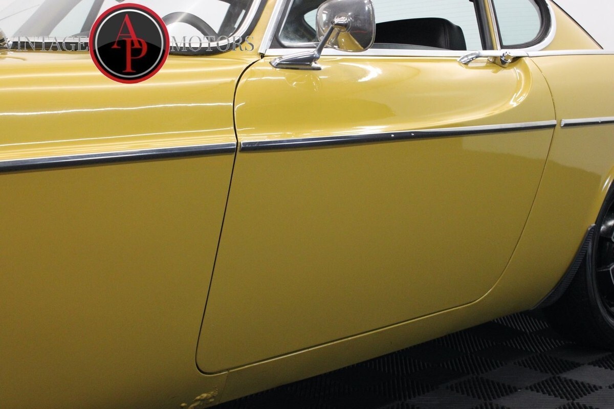 1971 Volvo 1800E Fuel Injected 4 Cylinder Manual AC - photo 10