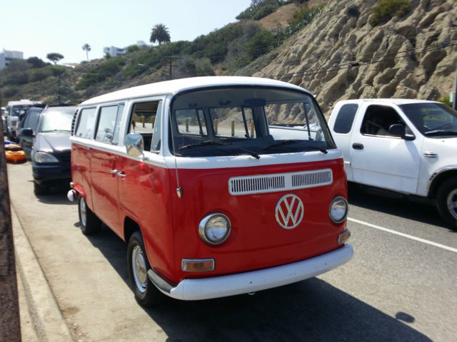 1971 VW Bay Window Bus - Volkswagon Transporter Deluxe 1971 Volkswagen Bus/Vanagon