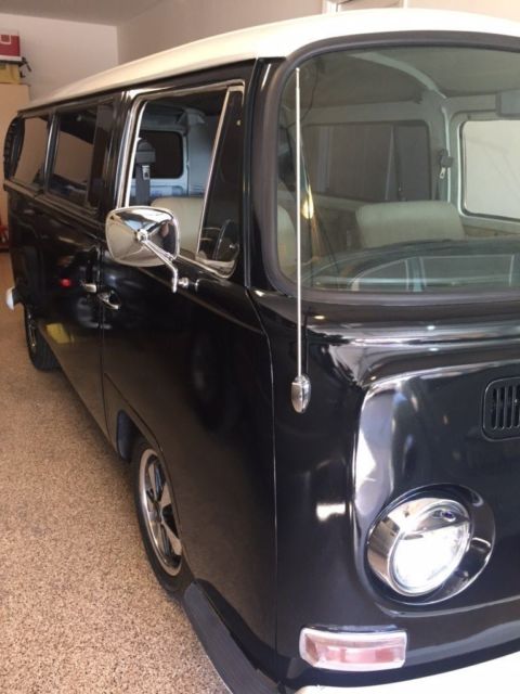 1971 VW Bus Midnight Blue 1971 Volkswagen Bus/Vanagon