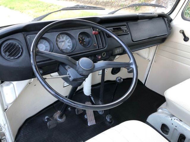 1971 Volkswagen Bus/Vanagon VW Westfalia Camper - photo 8