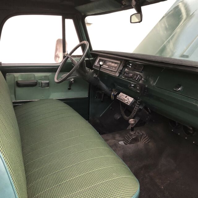 1971 Dodge Power Wagon Camper Special - photo 2