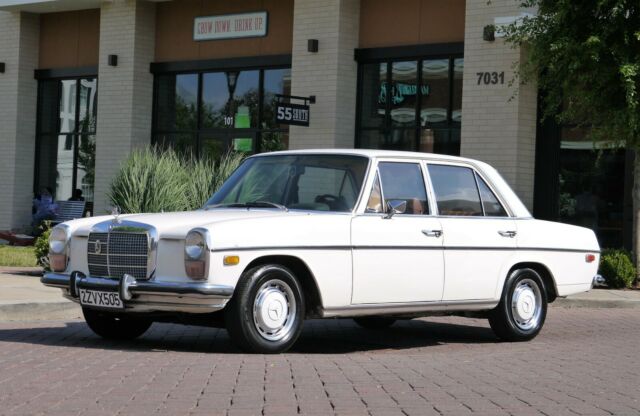 1972 Mercedes-Benz 200-Series - photo 12