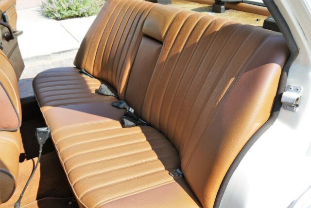 1972 Mercedes-Benz 200-Series - photo 7
