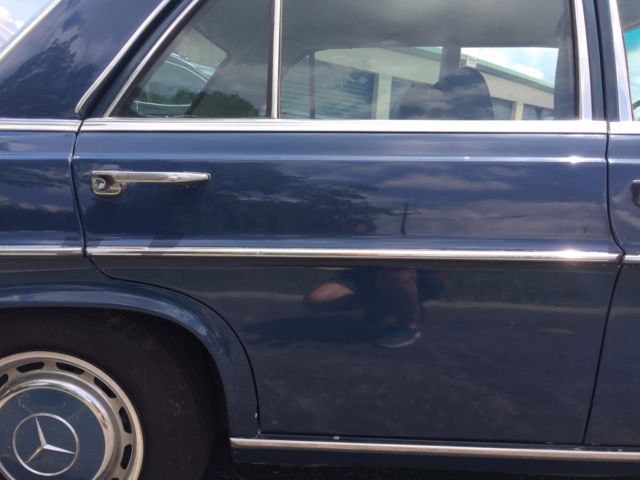 1972 Mercedes-Benz 200-Series - photo 11
