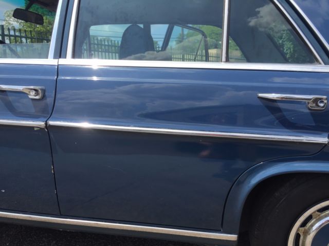 1972 Mercedes-Benz 200-Series - photo 12