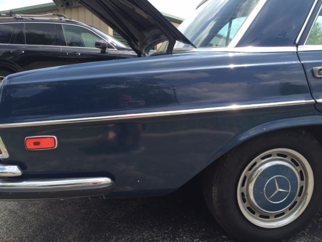 1972 Mercedes-Benz 200-Series - photo 6