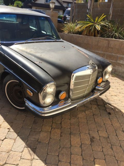 1972 Mercedes-Benz 200-Series - photo 2