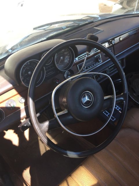 1972 Mercedes-Benz 200-Series - photo 6