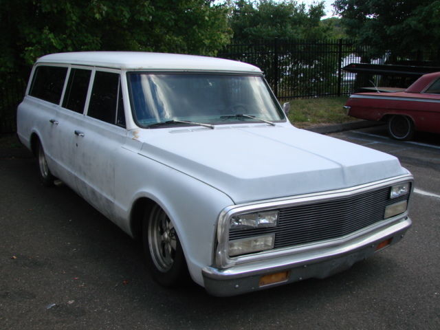 1972 3 door c10 2wd Chevrolet suburban very solid factor front and rear AC 1972 Chevrolet Suburban