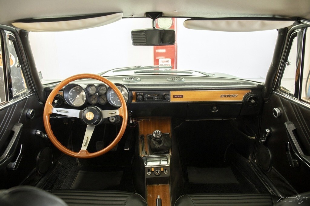 1972 Alfa Romeo GTV 2000 Coupe - photo 9