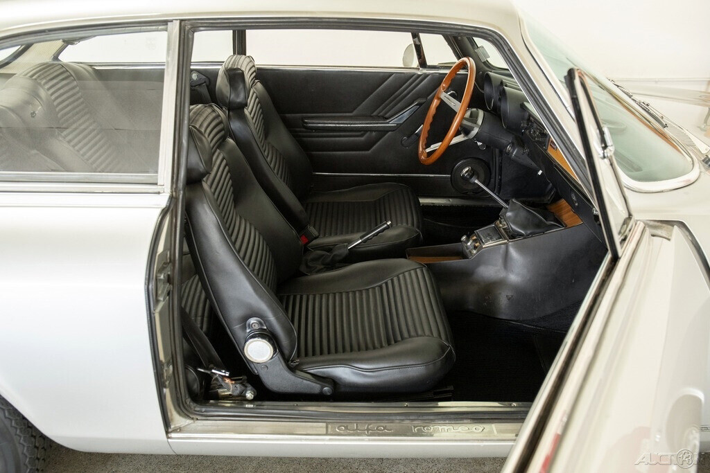 1972 Alfa Romeo GTV 2000 Coupe - photo 12