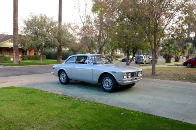 1972 Alfa Romeo GTV - photo 2