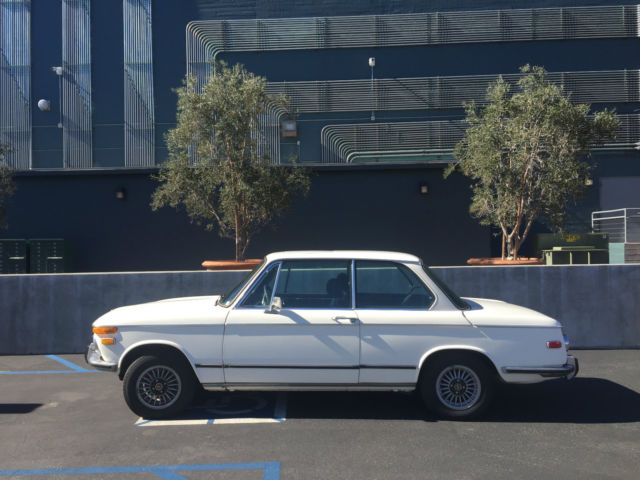 1972 BMW 2002 automatic white sunroof low mileage 116k runs great roundie 1972 BMW 2002
