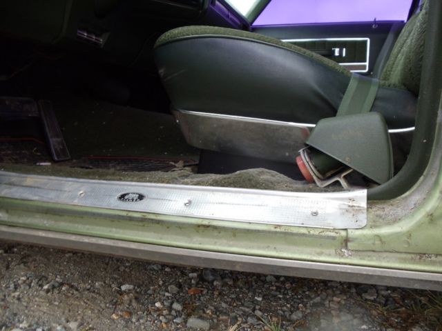 1972 Buick Limited lot of trim - photo 9