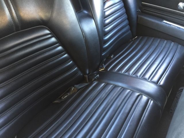 1972 Buick Riviera 2 Door - photo 8