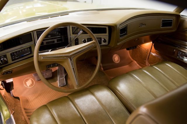 1972 Buick Riviera Sport Coupe - photo 8