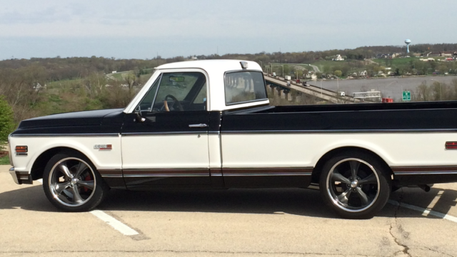 1972 Chevrolet C-10 Restored Frame Off, 350 V8 Auto Runs Great - photo 3