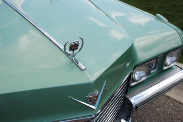 1972 Cadillac DeVille Base - photo 4