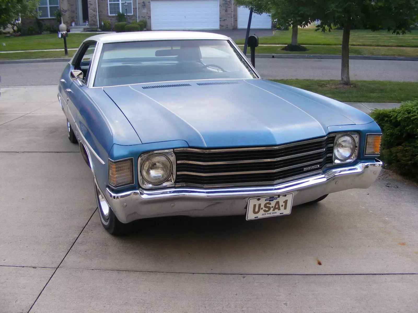 1972 Chevelle 4-door Hardtop 1972 Chevrolet Camaro