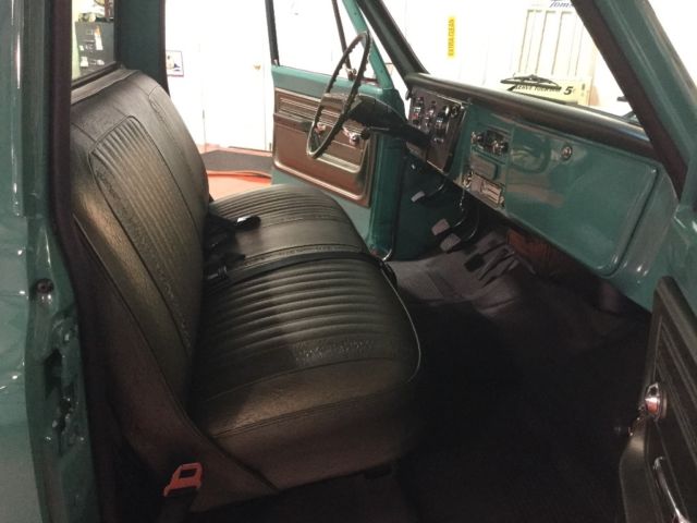 1972 Chevrolet C-10 Custom - photo 11