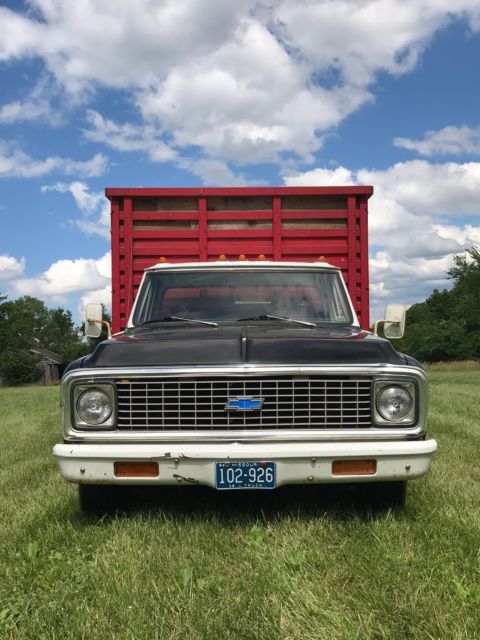 1972 Chevrolet C-30 One Ton Truck Factory Duals 350CID 4 speed manual 1972 Chevrolet C-10 Custom/30