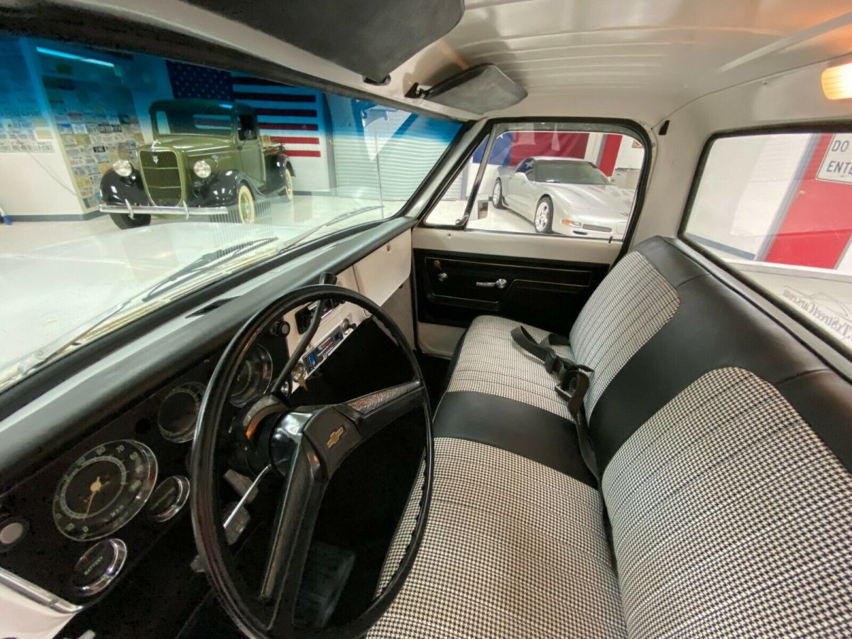 1972 Chevrolet C-10 Deluxe - photo 11