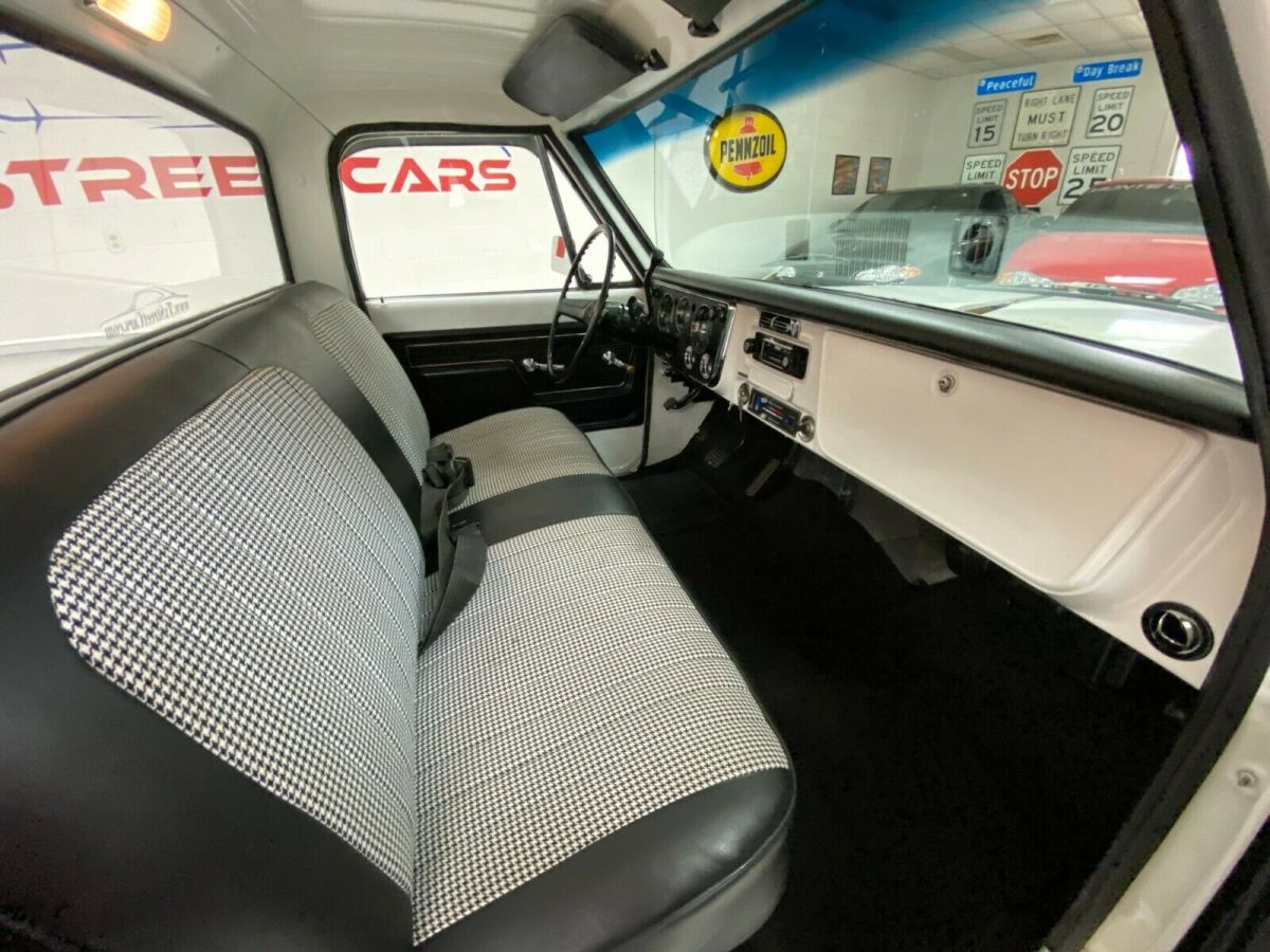 1972 Chevrolet C-10 Deluxe - photo 12